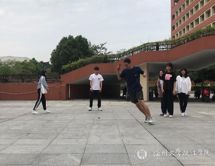 2 躲避球.jpg