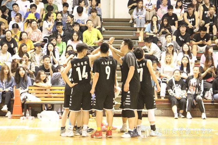 4 团队.JPG
