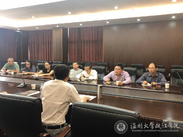 与会人员交流现场.jpg
