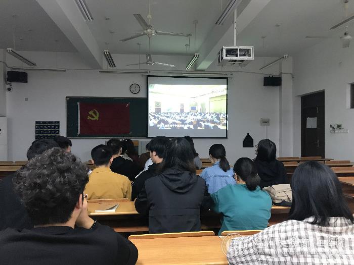 建筑与土木工程学院党总支开展观看廉洁视频活动.jpg