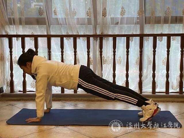 平板支撑.jpg