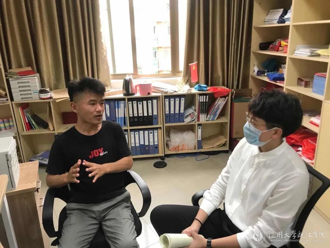 采访刘臣玉老师.jpg