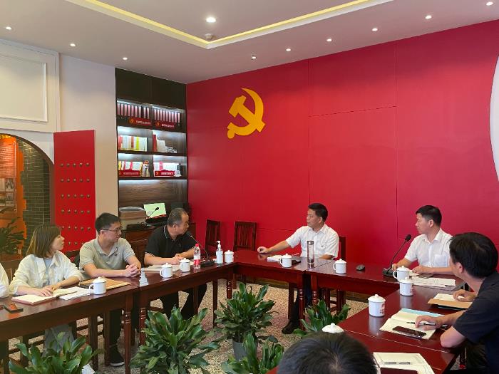周校长点评.jpg