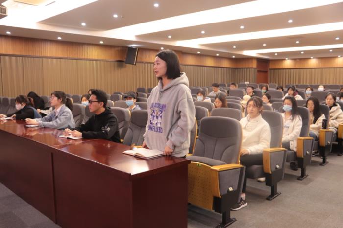 第2段后1-学员回答问题.JPG