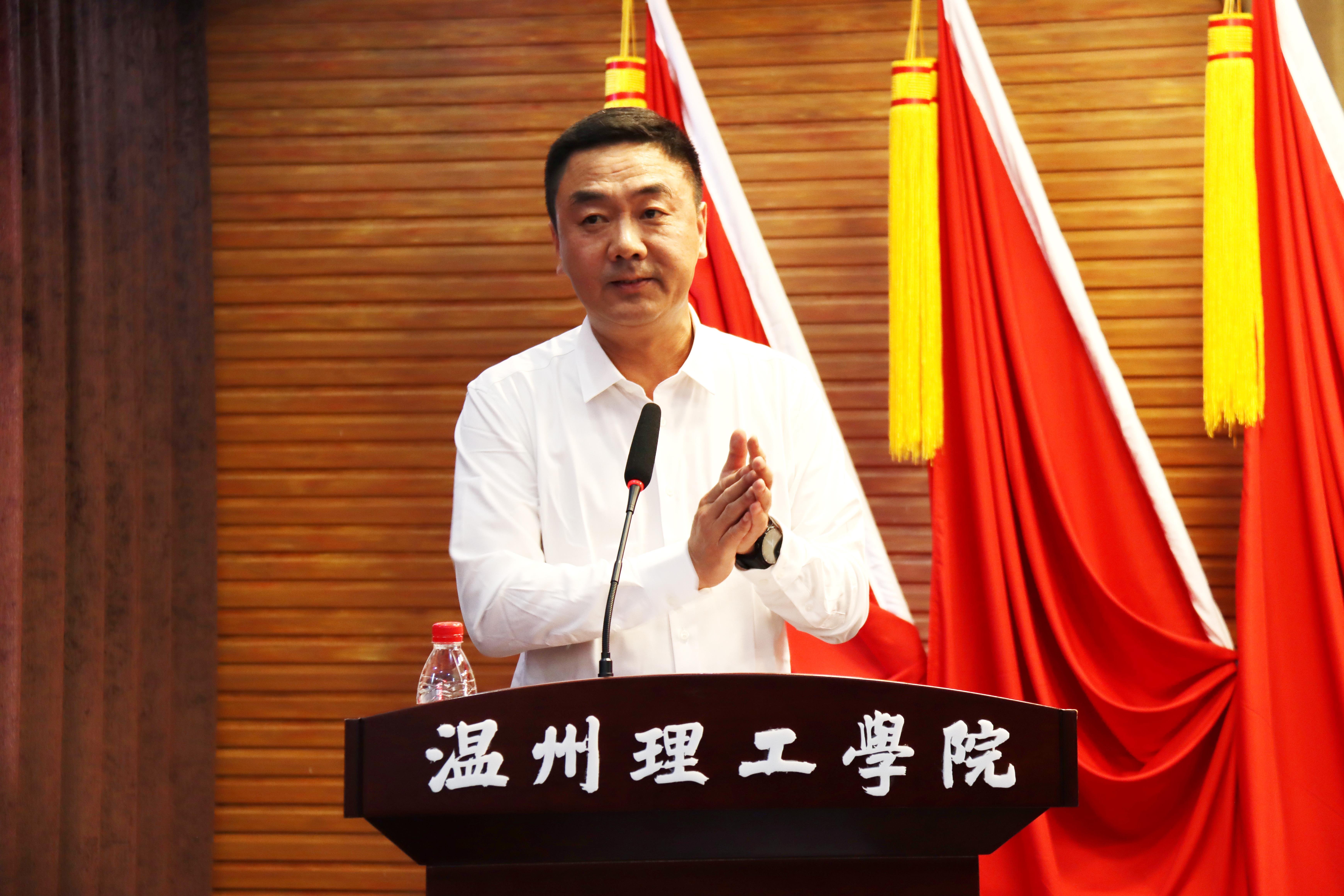 钱书记.jpg