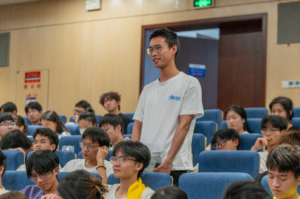 4 提问学生.jpg